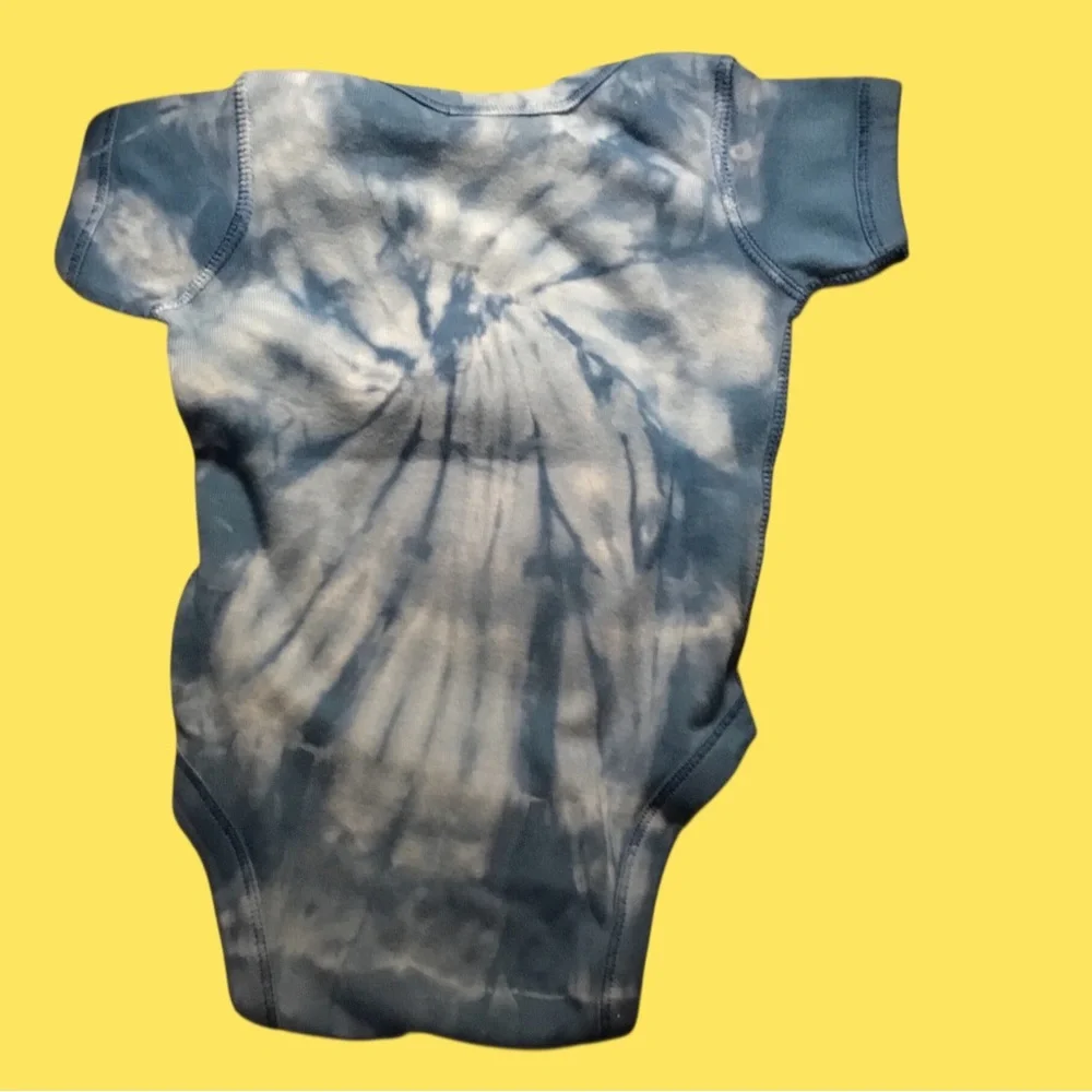 Tie-Dye Blue Baby Onesie with Yellow Smiley Graphic The Mountains Make Me Smile